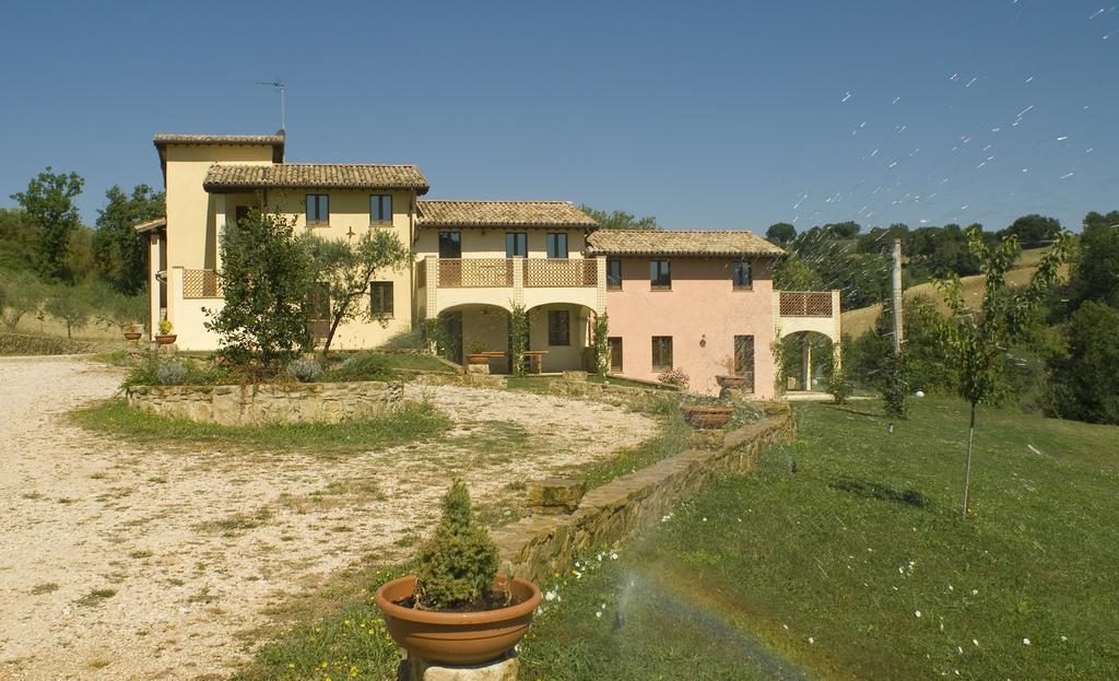 Апарт отель Borgo Le Capannelle Castel Ritaldi Экстерьер фото
