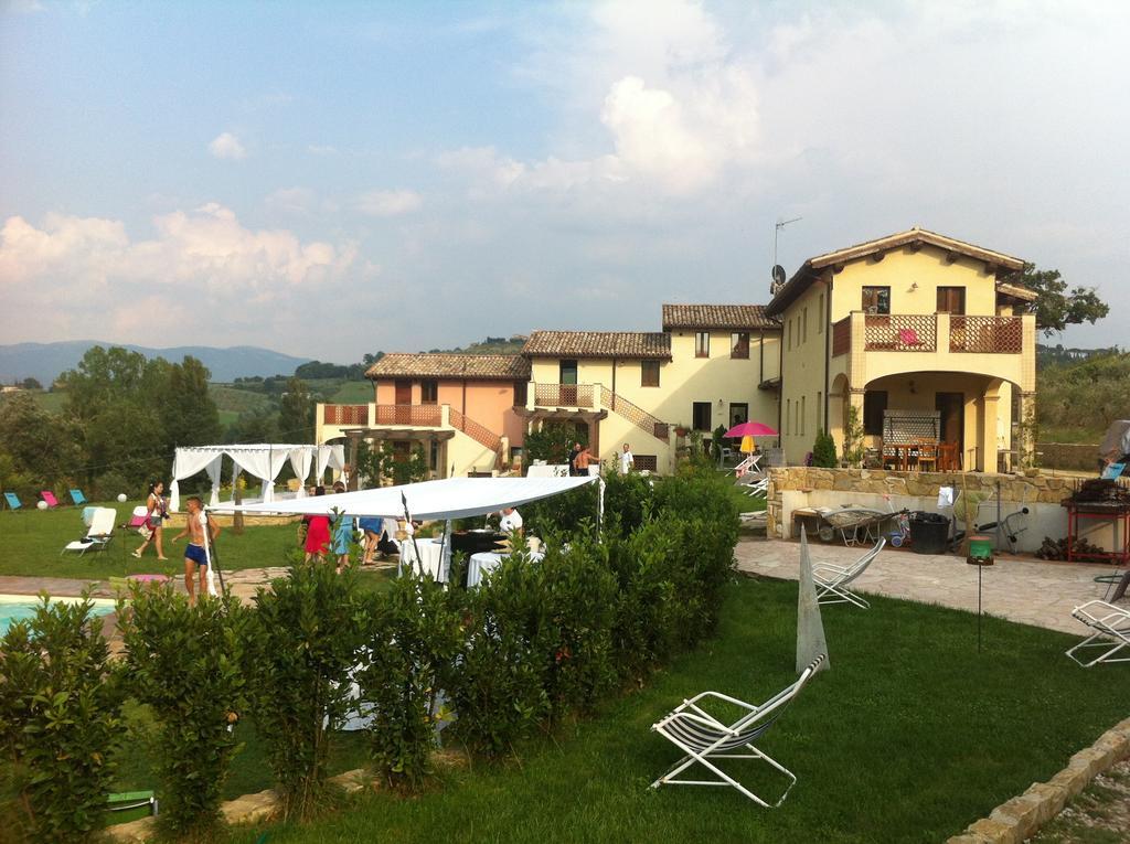 Апарт отель Borgo Le Capannelle Castel Ritaldi Экстерьер фото