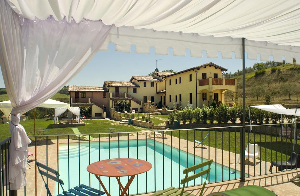 Апарт отель Borgo Le Capannelle Castel Ritaldi Экстерьер фото